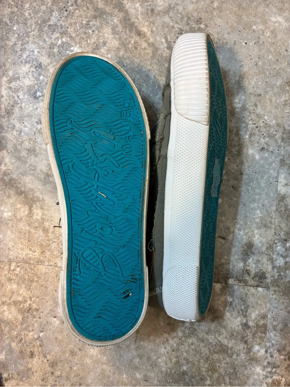 Casual Slip-On Women’s Sneakers in Olive Green